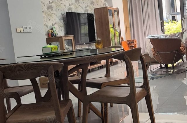 华鸿中央公园3室2厅106㎡182万二手房图片