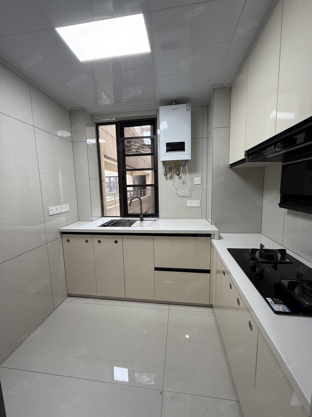 东方玺园6室3厅3卫200㎡南北95.8万