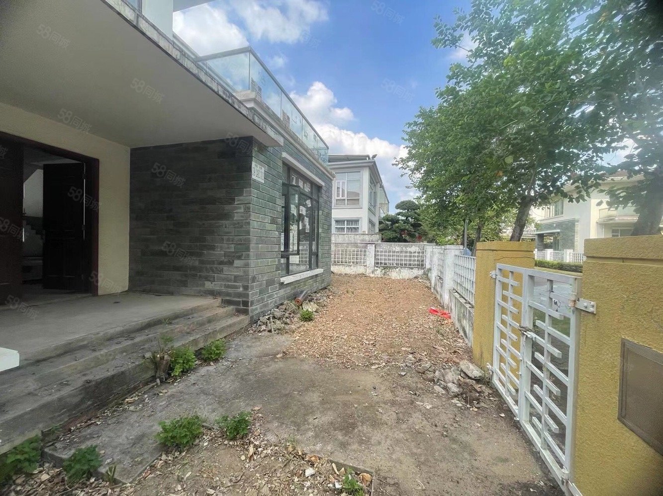 东逸湾独栋别墅路况好前后花园占地454有钥匙看房方便