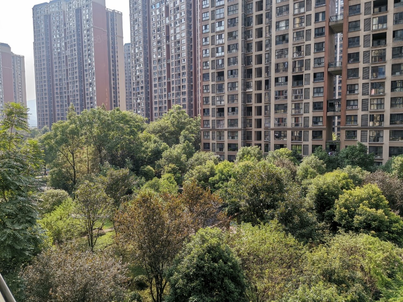 【10图】宏宇西 御景豪庭 大平层 证过两年 可看房,御景豪庭-怀化58