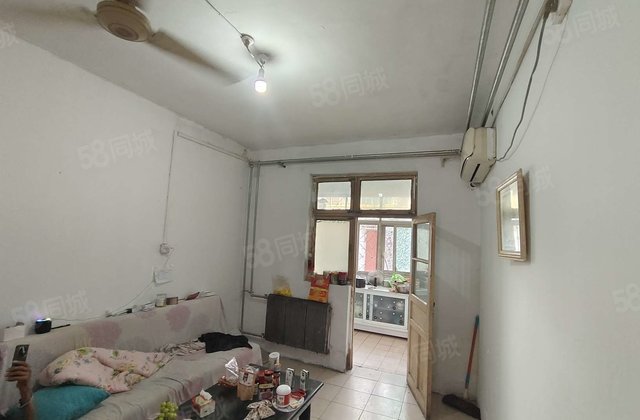 东昌金鼎五星百货多层1楼带院儿80平78万免大税，看房方便。