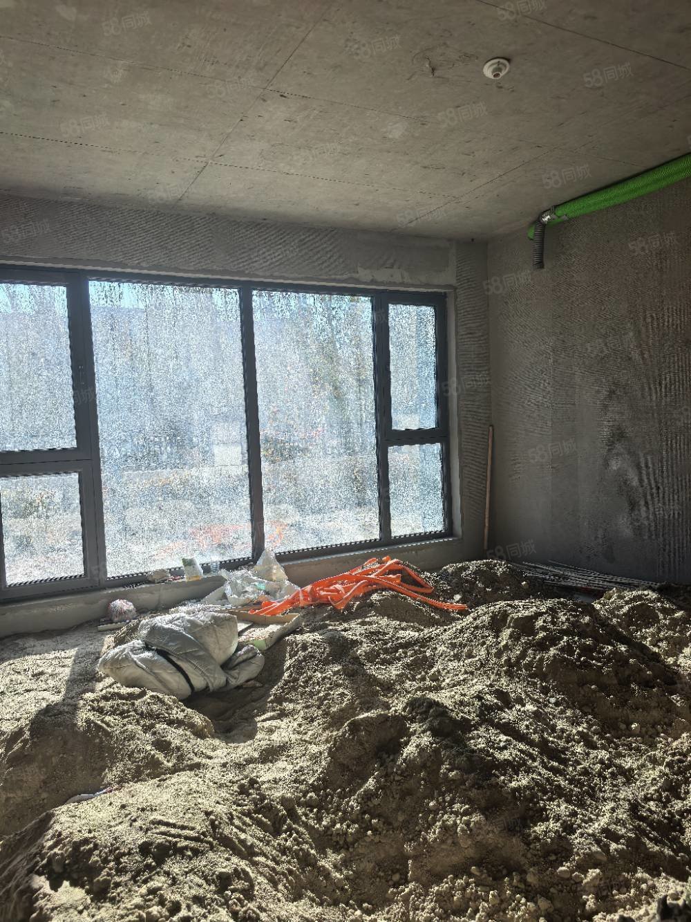 华韵锦园3室2厅2卫140㎡南北98万