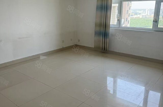 西文轩 新一中~电梯好楼层西边户 三室二卫 房东诚心出售