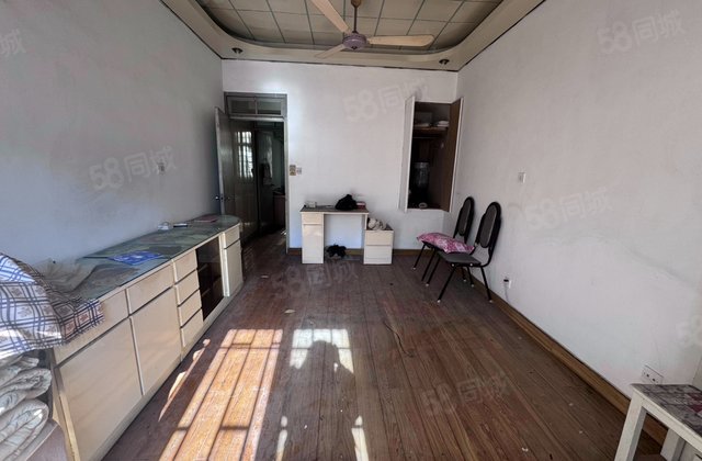 临潮二村(别墅)3室2厅61㎡108万二手房图片