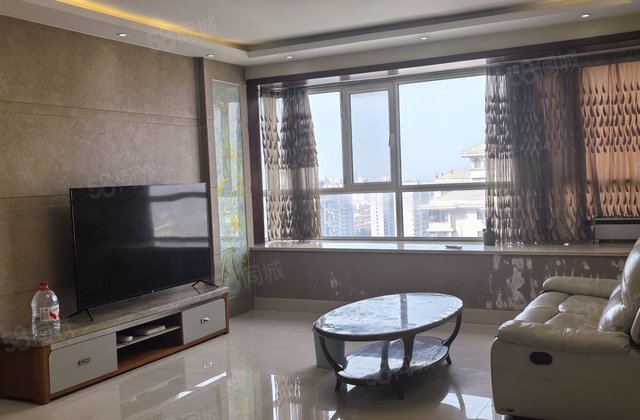 月亮湾D区.精装修.带储三室两厅两卫.边户.图片真实.有钥匙