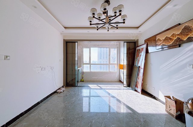 新一中附近民生凤凰城 精装三室商品房 好楼层 带车位储藏室