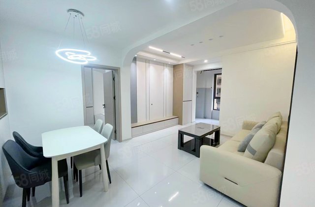 绿地伊顿公馆2室1厅81.41㎡43.8万二手房图片