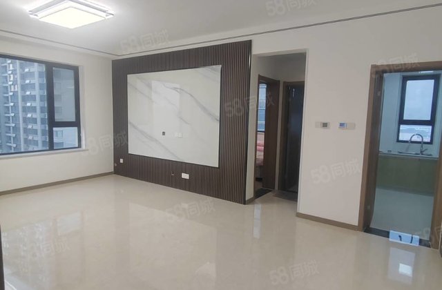 城市之尊 电梯精装修西边户 送储藏室 金柱绿城  颐馨园