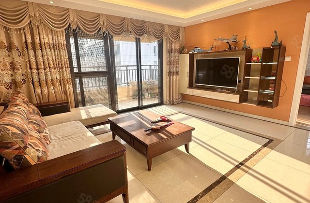 万科中央公园4室2厅124.6㎡250万二手房图片