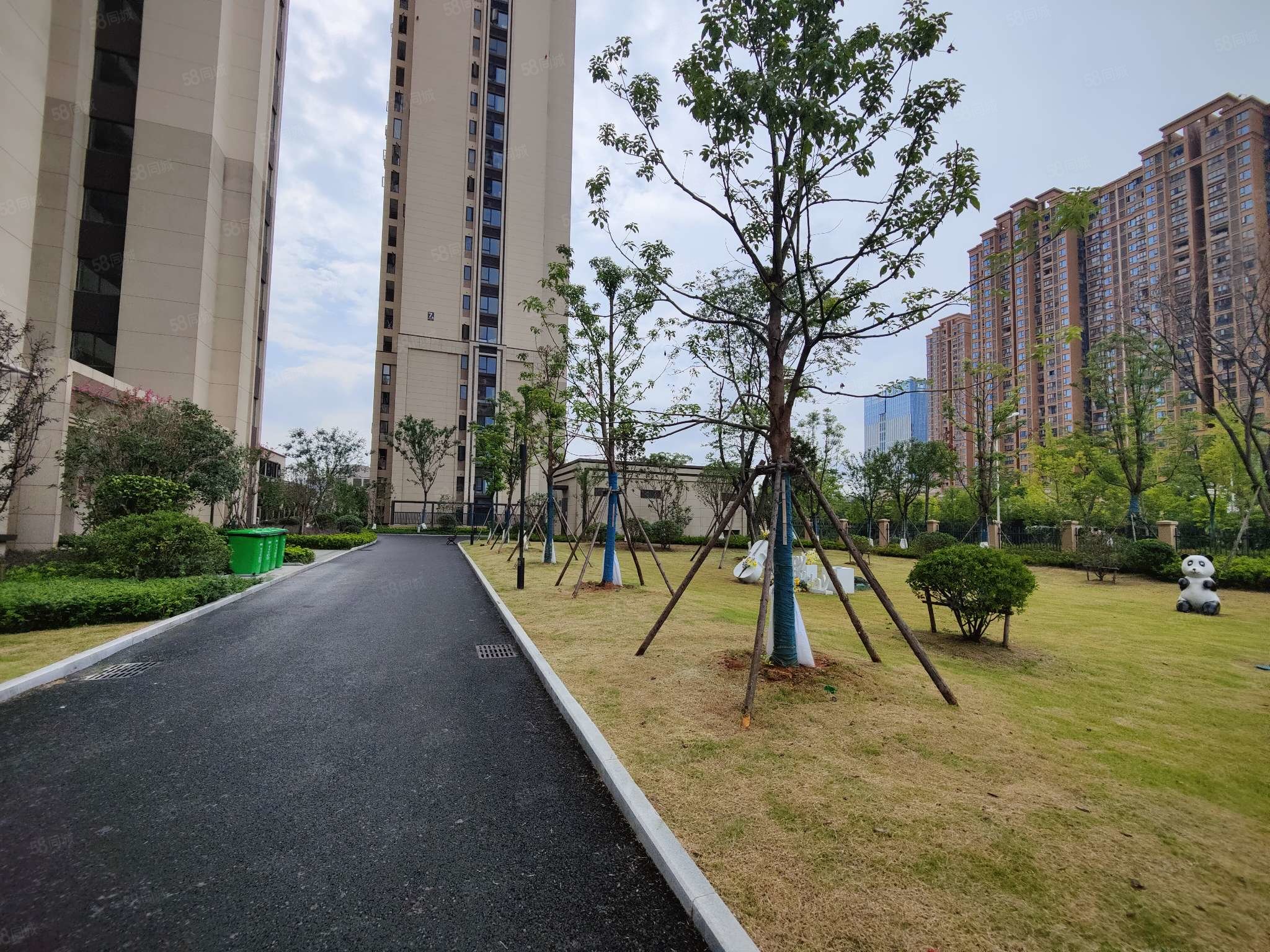 光谷和昌城逸园3室2厅1卫94.21㎡南北185万