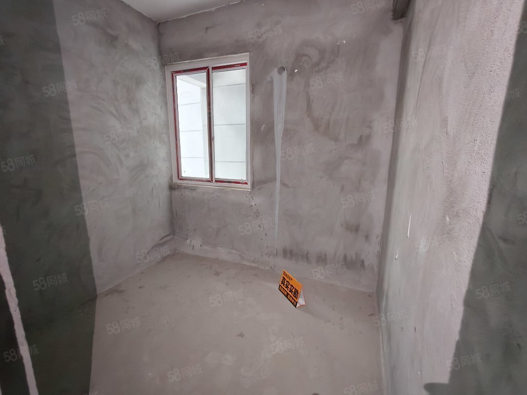 常隆花园3室2厅1卫104㎡南北48万