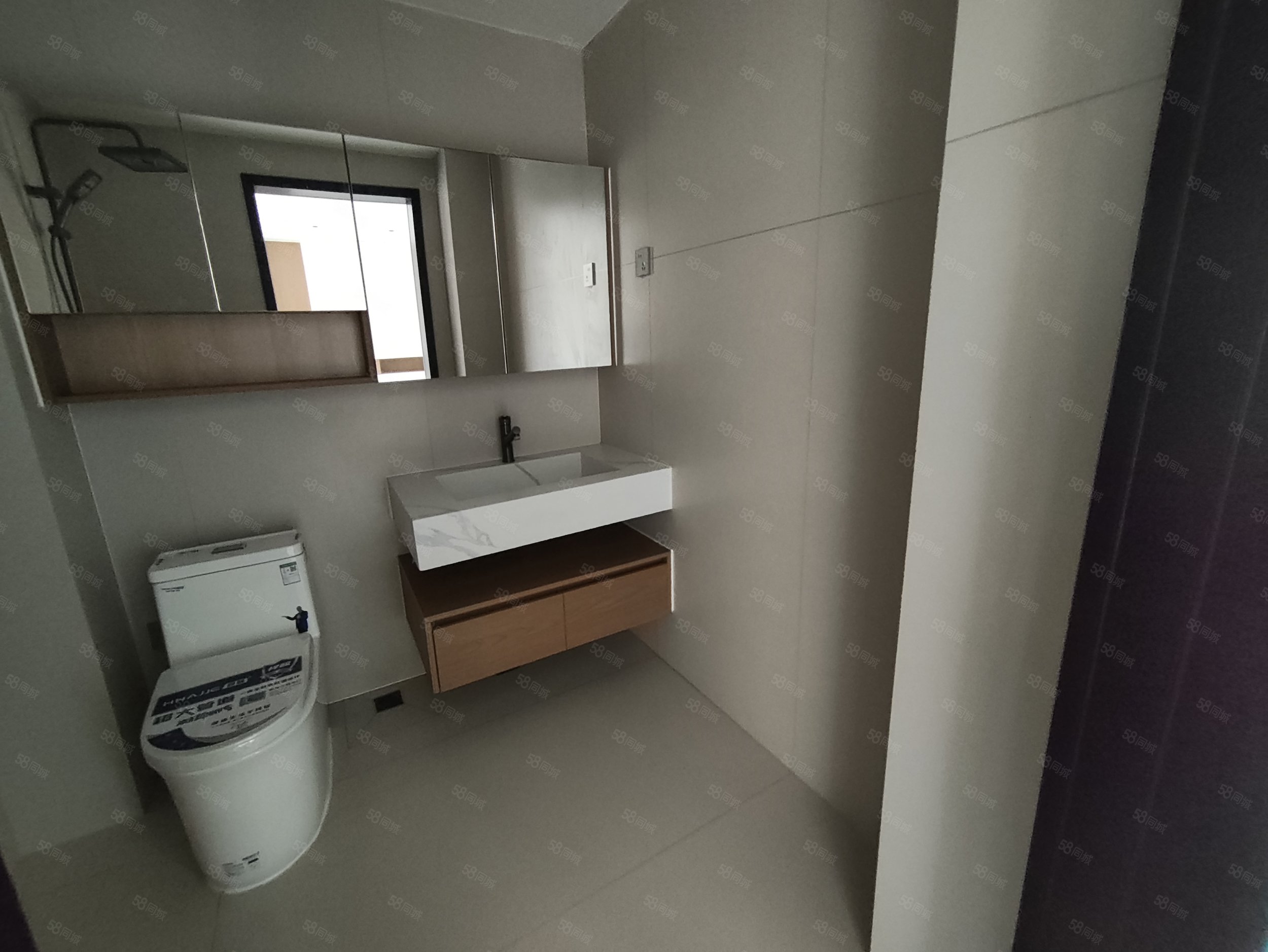 泰山名郡2室2厅1卫112㎡南北63万