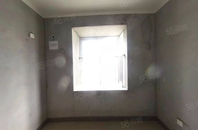 绿地泊林公馆(西区)3室2厅133.62㎡115万二手房图片