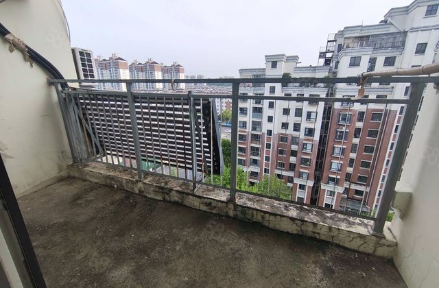 丽景国际3室2厅142㎡105.8万二手房图片