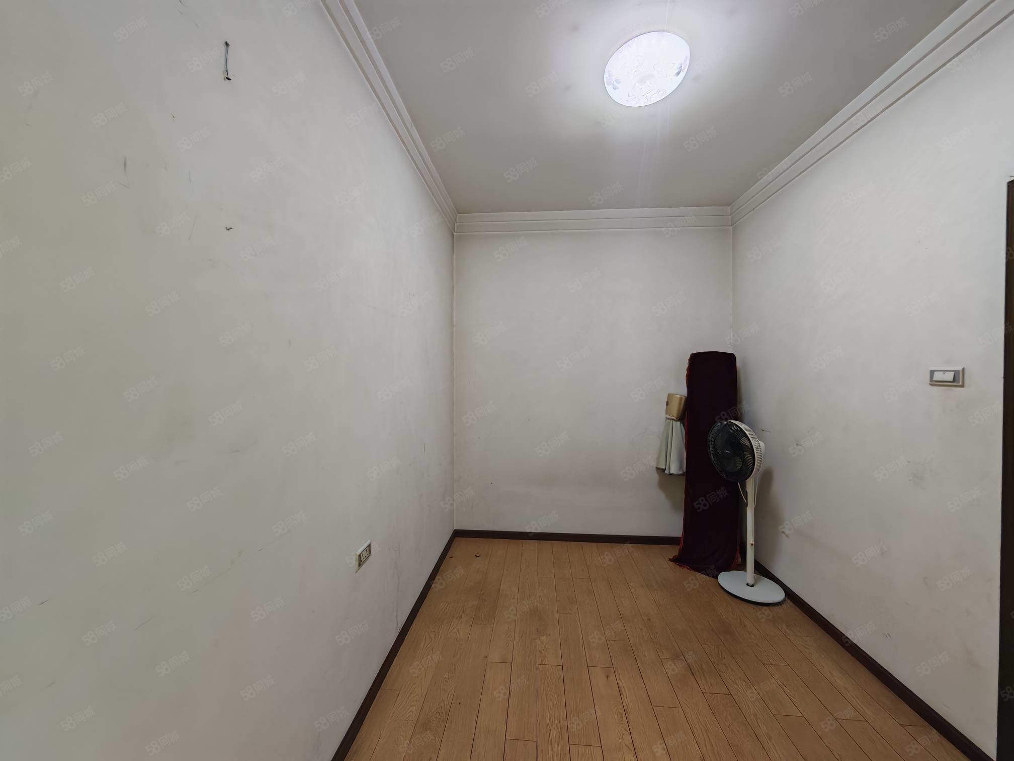 铁兵花园3室2厅1卫100㎡南北39.8万