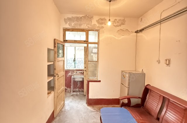 文轩中学 外国语 电业局三院 一楼带院 免大税 急售可按揭