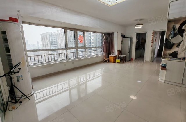 房东急售！边户！大飘窗！送车位！送储藏室！中间好楼层！