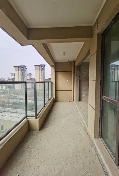 安恒壹号院3室2厅2卫135㎡南北67万