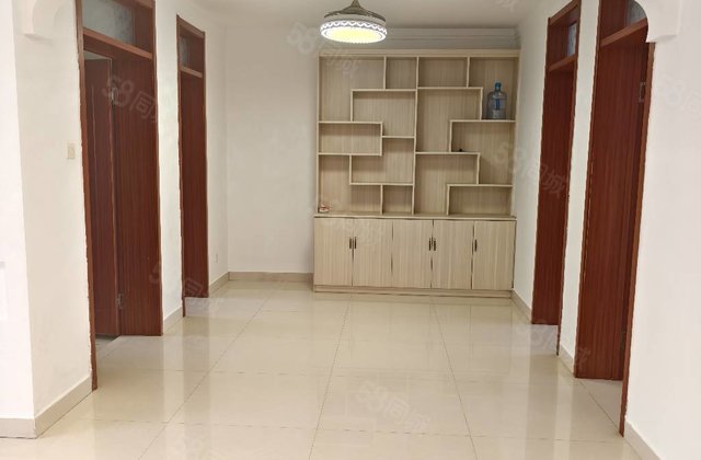 香江北邻，水岸新城，少年军校，带30平车库，三室朝阳