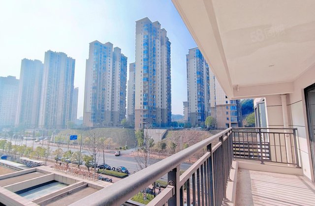 北中心保利时代B区4室2厅131.76㎡96万二手房图片