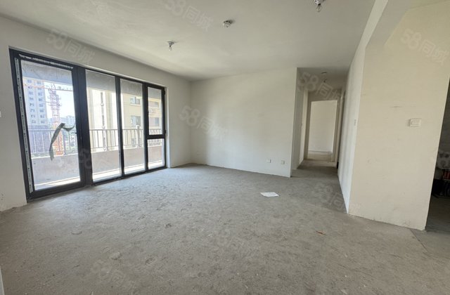 绿地柏仕晶舍4室2厅143㎡130万二手房图片