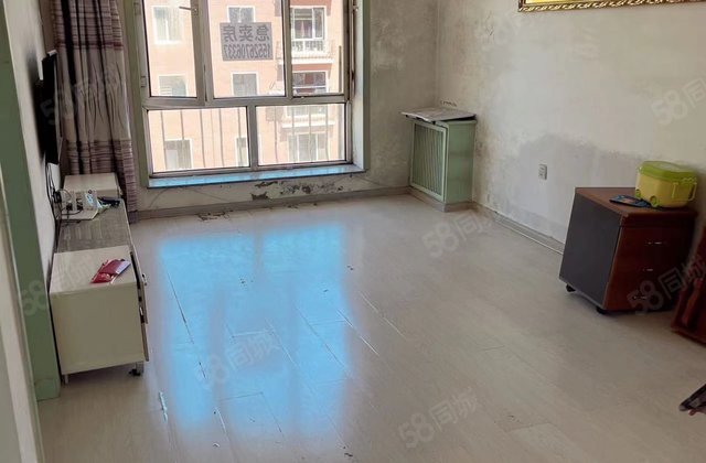 宏财苑1室1厅57.01㎡9.5万二手房图片