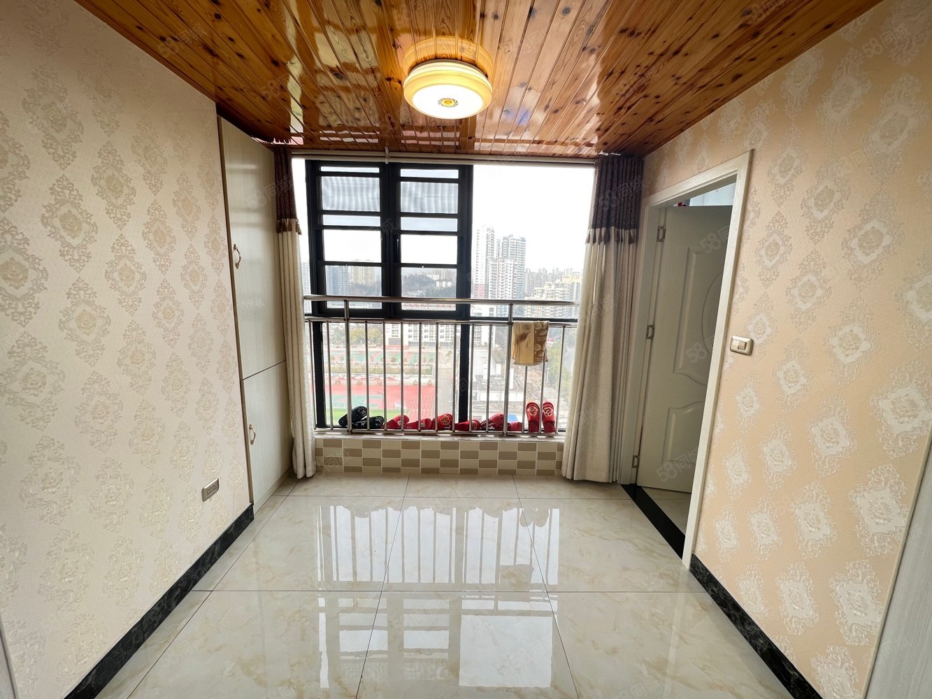 朗琴国际3室2厅1卫100㎡南北65万