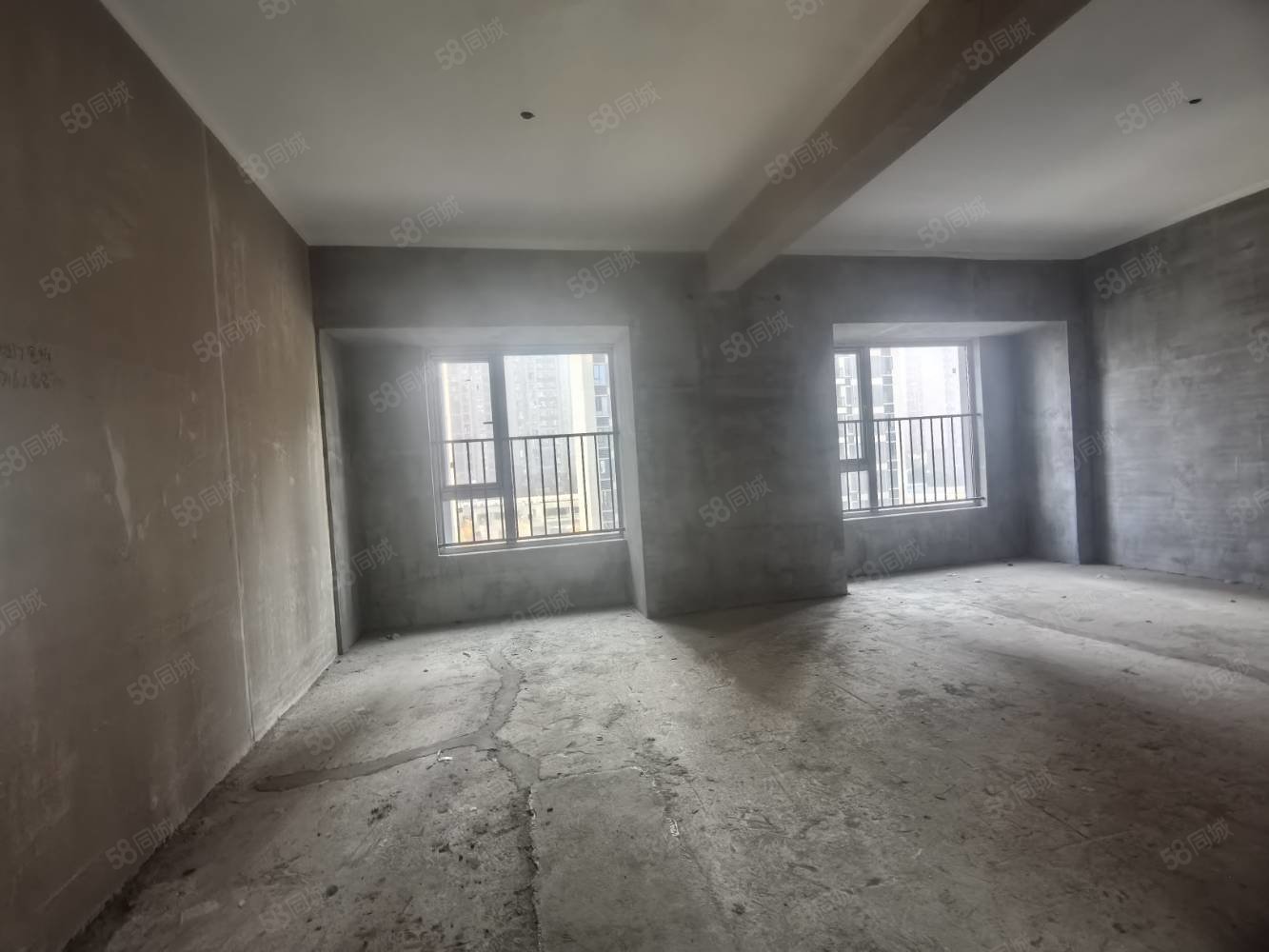 桃李江山3室2厅2卫131㎡南北89万