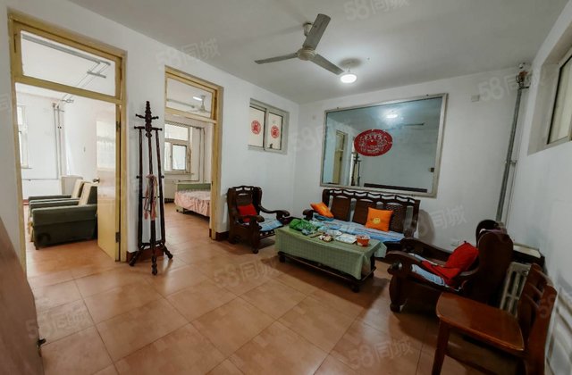 振兴路七中，三室两厅，  楼层，单价六千多，停车方便