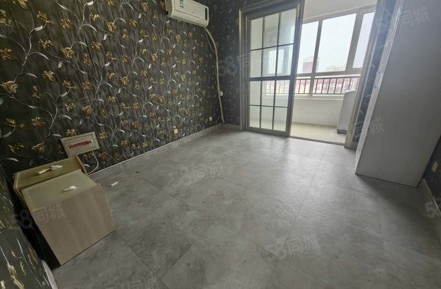 看湖景 金柱绿城 可做三室 南北通透 看房方便