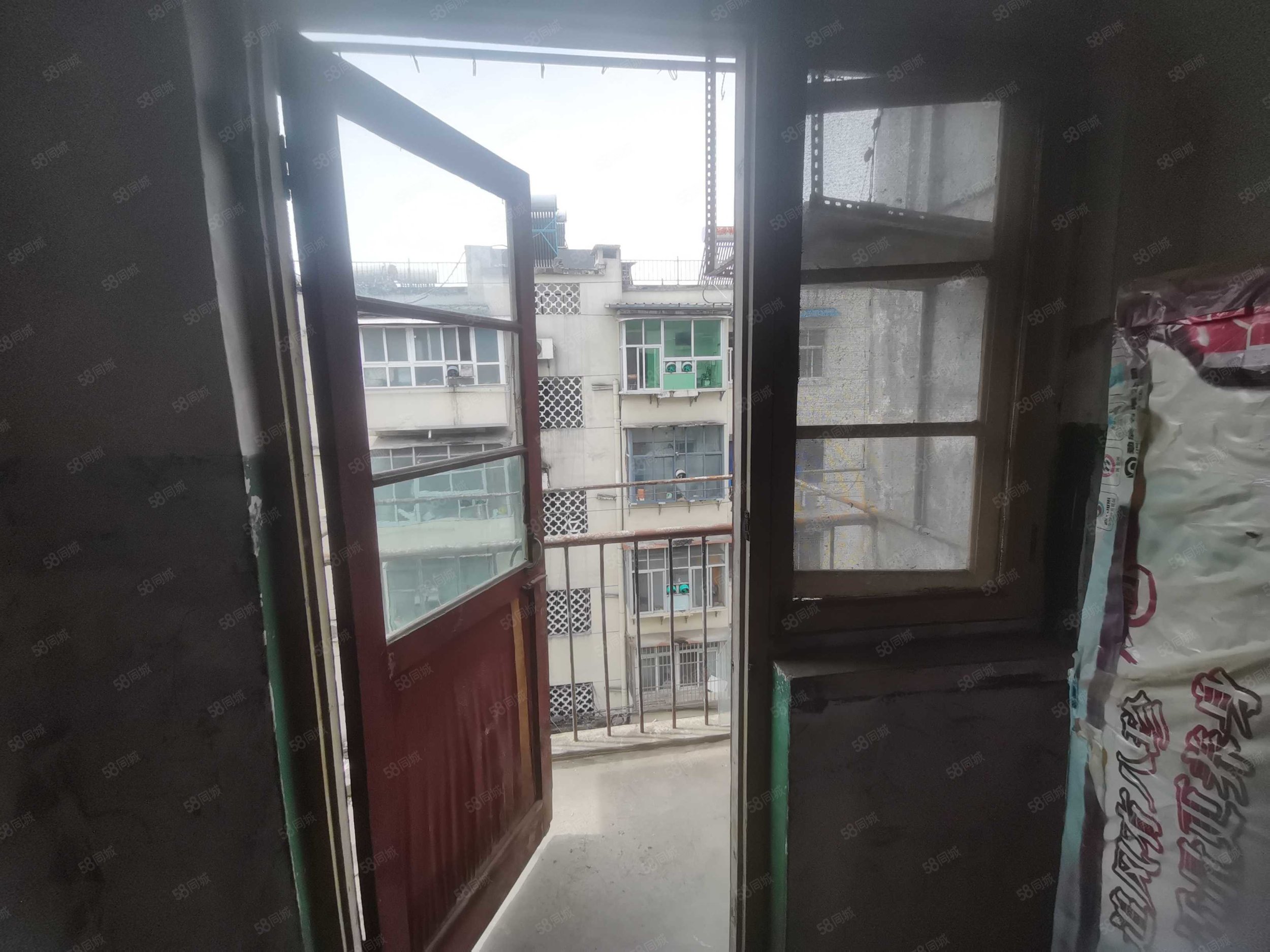 轮胎东村2室1厅1卫60.5㎡南13万