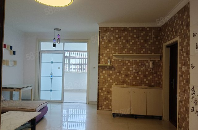 低密宜居 出行方便 刚需小三居 近医院 南北通透 商品住宅