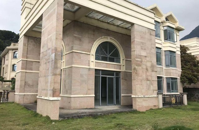 五四北,山体别墅,山顶独栋,占地3亩,豪装装修,超大使用