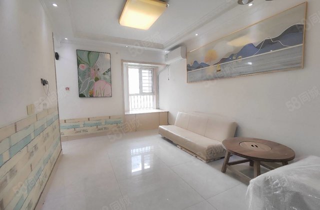 五萬入住 水岸花两室 急卖 免大税 随时看