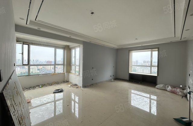 东昌丽都 小高层边户 130平三室朝阳户型