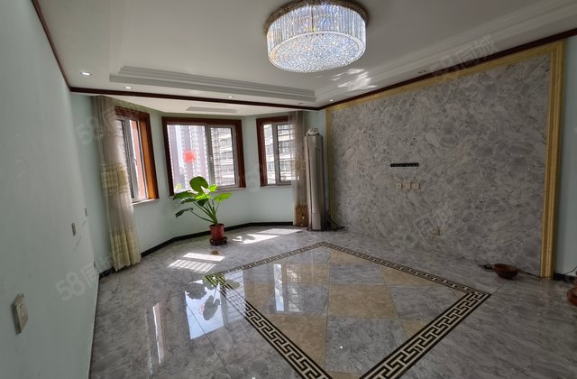 五洲国际官邸5室2厅160㎡109万二手房图片