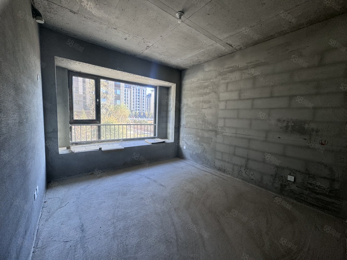 华韵锦园3室2厅2卫152㎡南北91万