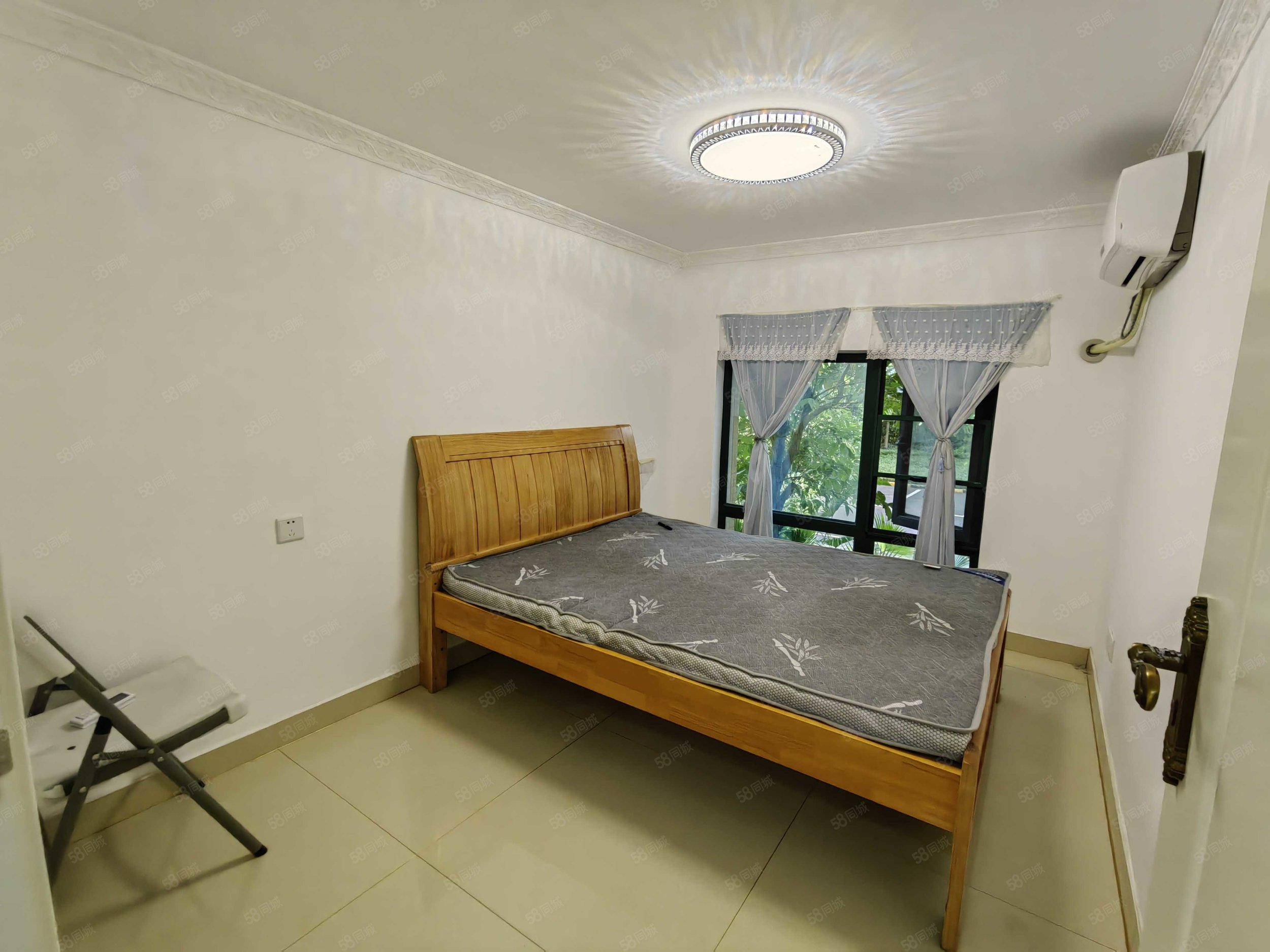 恒大御景湾4室2厅2卫200㎡东160万