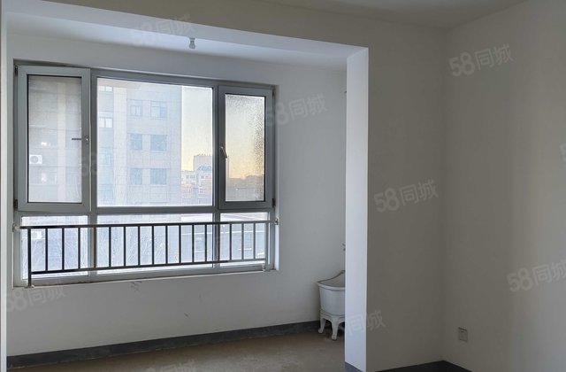 星光水晶丽城(东区)2室1厅1卫送地下室