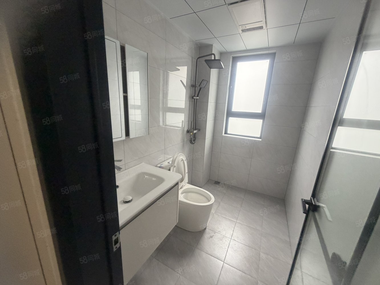 万达大都会公元3室2厅2卫115㎡南北70万