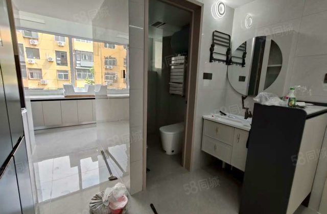 急！火车站，湖边多层2楼，地暖房，15万精装修，元宝户型，