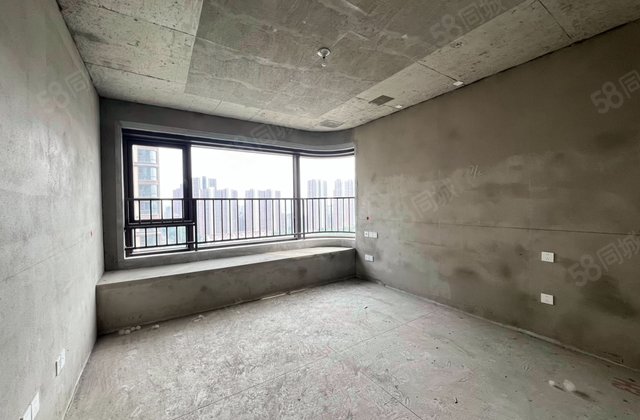 中央云璟4室2厅155㎡146万二手房图片