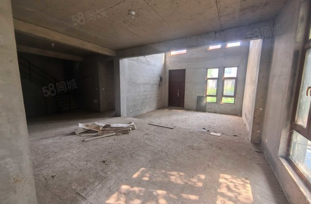 盛世天湖锦绣庄园 双拼别墅 南向采光好 视野开阔 密度低