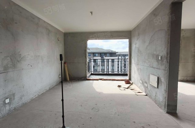 瘦西湖花园4室2厅122㎡140万二手房图片