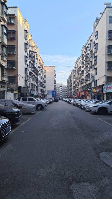 郧阳花园3室2厅1卫123.84㎡南北38万