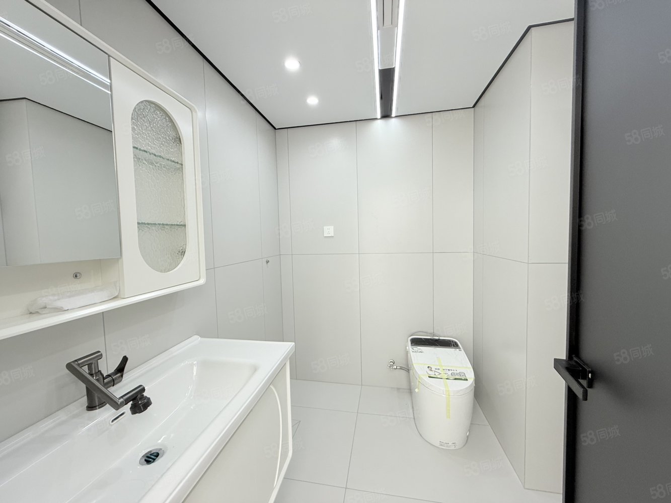 和谐佳园3室2厅2卫147㎡南北98万