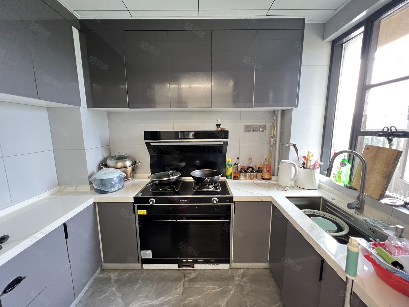 皖新江山樾3室2厅2卫118㎡南北82万