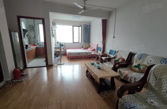 急售，香江中通领郡城，鸿顺花园水城雅居电梯三室送储