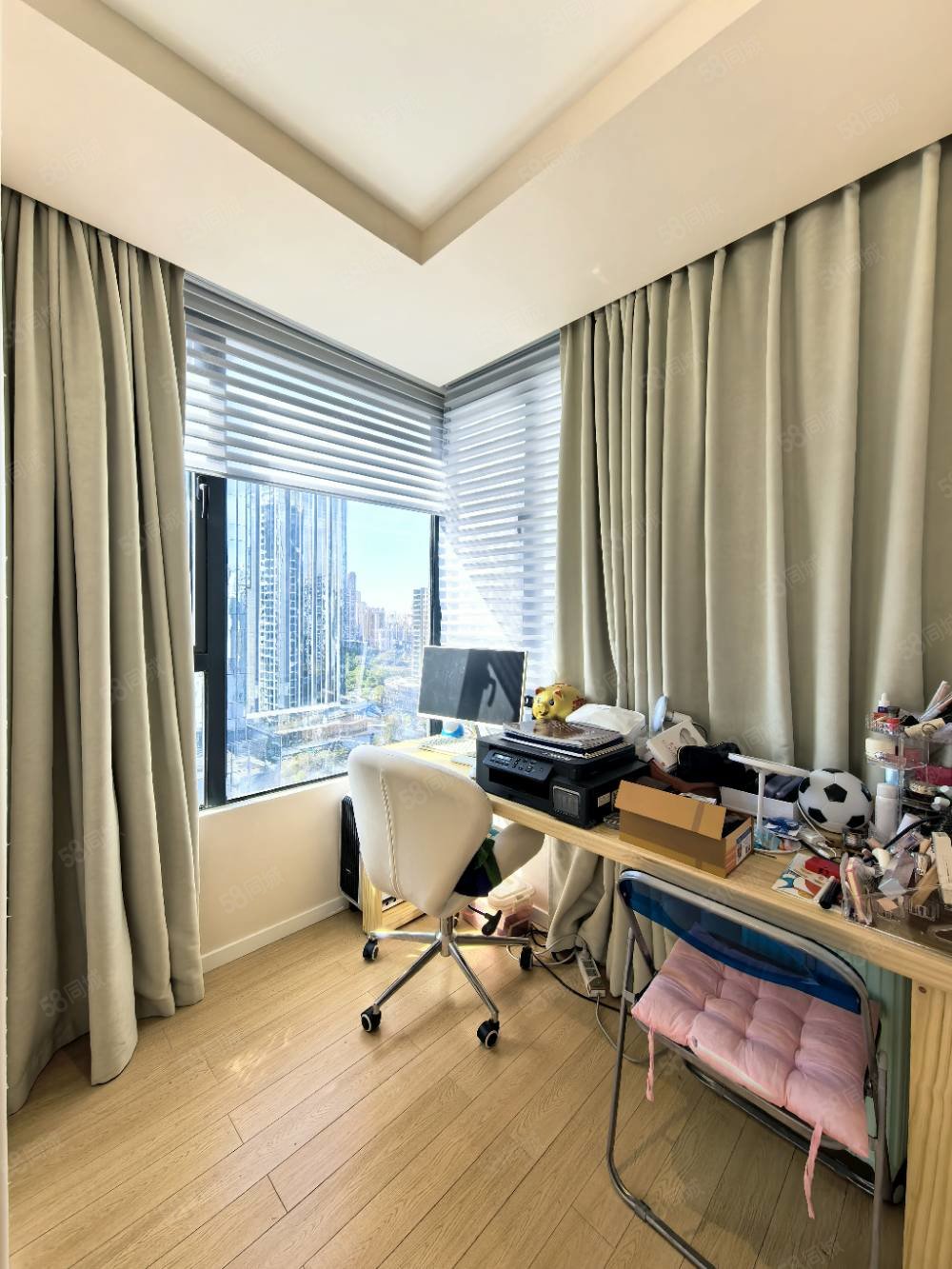 德和领秀广场4室2厅2卫140㎡南北172.8万