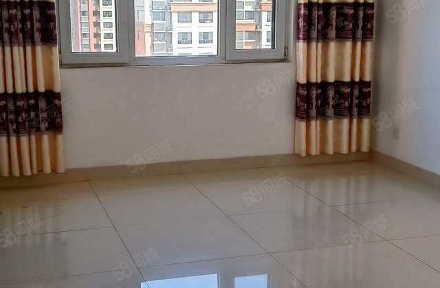 先锋翡翠湾电梯房朝南 无遮挡 房龄新 视野开阔 周边环境优美